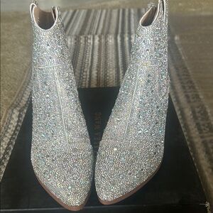 Azalea  Wang Silver Rhinestone Women's Boots brand new few flaws size 7.5